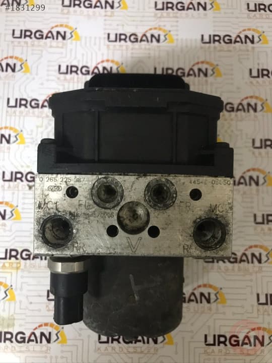 0265225387 44540-05050  Toyota Avensis  BOSCH ABS BEYNI