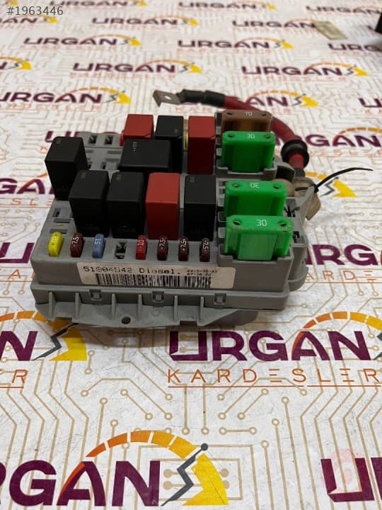 51904542 FIAT LINEA 1.3 SİGORTA KUTUSU