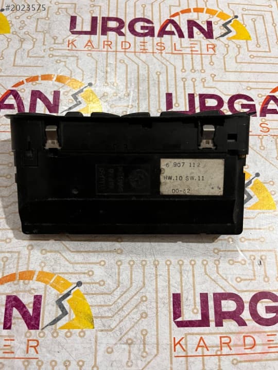 6907112 BMW 5 SERISI CAM ACMA DÜGMESİ