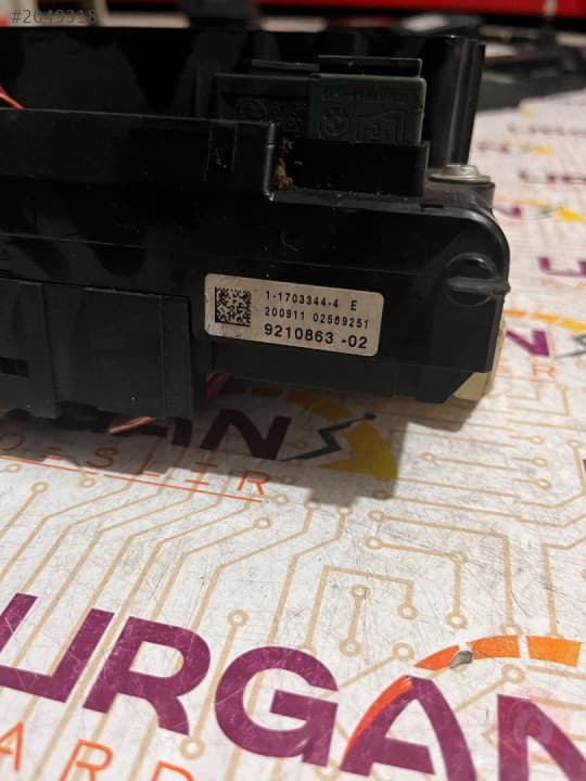 9210863 BMW X3 SİGORTA KUTUSU