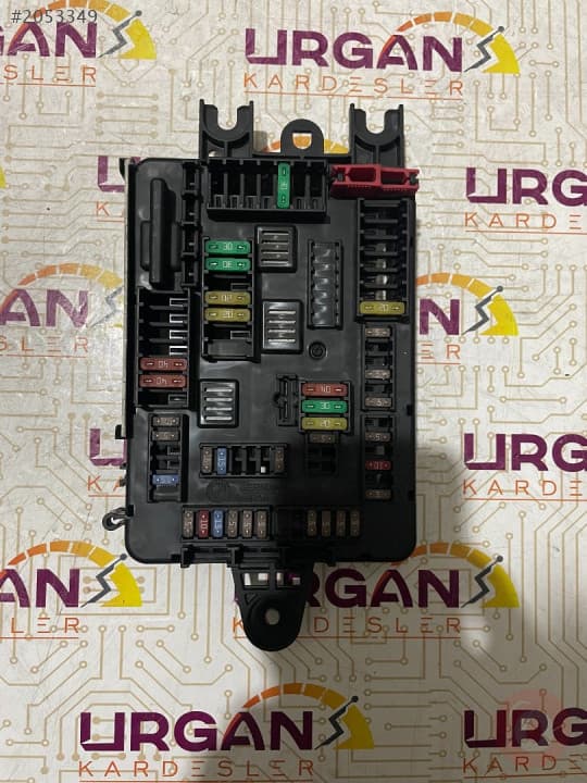9337880 BMW F30 SİGORTA KUTUSU (2)