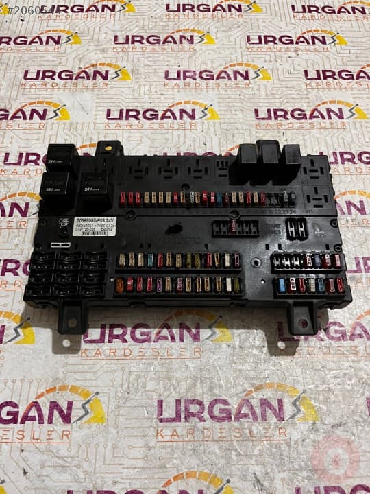 20568055-P03 VOLVO SİGORTA KUTUSU