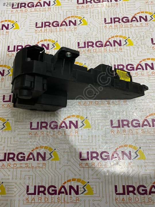 6 906 588-08 BMW E60 E61 5 SERİSİ SİGORTA KUTUSU