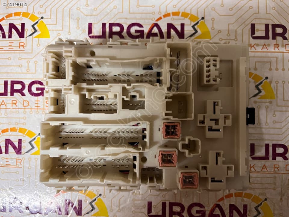 82730-02140-A TOYOTA AURIS/COROLLA LUNA SİGORTA KUTUSU