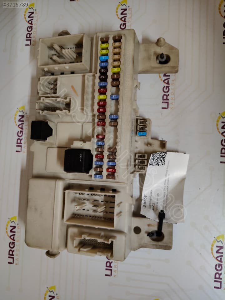 30728906  VOLVO S40-V50-C30 CEM BEYNİ SİGORTA KUTUSU