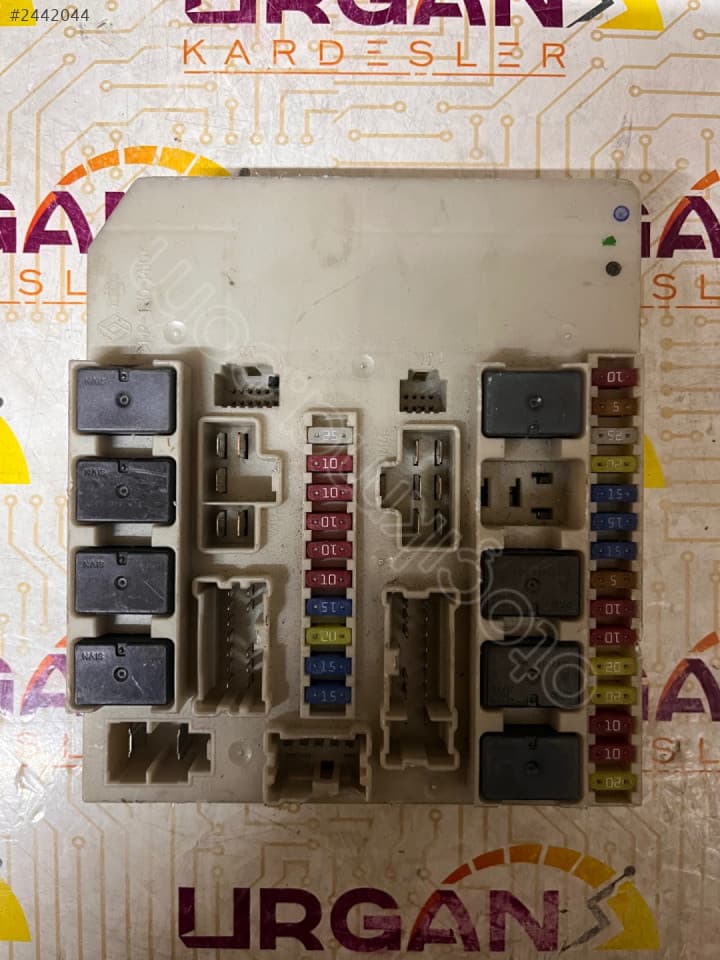 233293D RENAULT CLIO 3 UPC SİGORTA KUTUSU