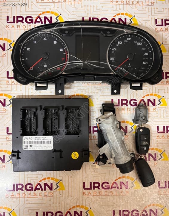 8X0920980 8X0907063A AUDI A1 GÖSTERGE BCM VE ANAHTAR SETİ