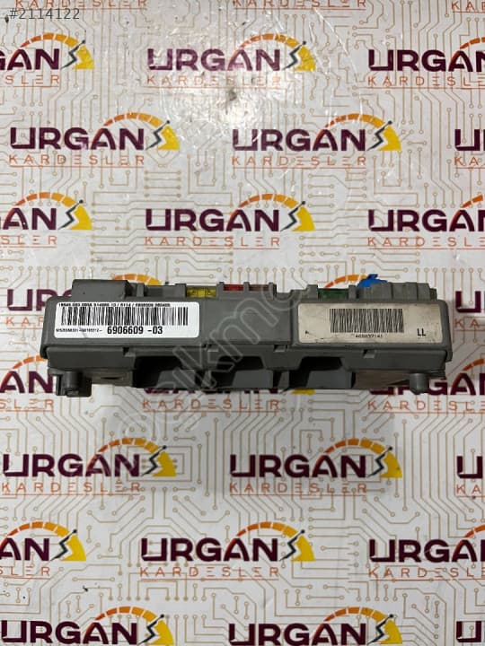 6906609 BMW E90 E92 SİGORTA KUTUSU