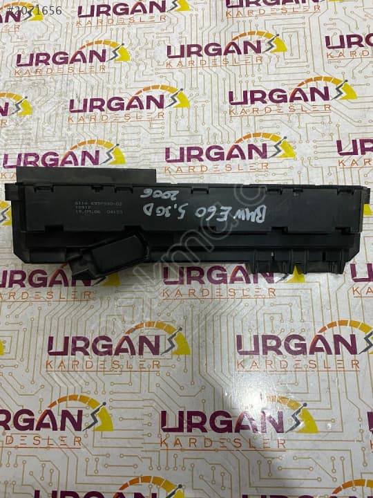 6114 6957330-02 BMW E60 530D SİGORTA KUTUSU