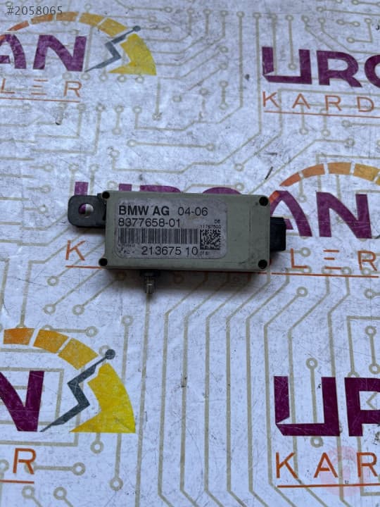 377658-01 213675 10 BMW E53 X5 RADİO ANTEN AMPLİFİKATÖRÜ