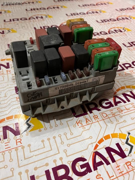 51799849 FİAT LİNEA SİGORTA KUTUSU