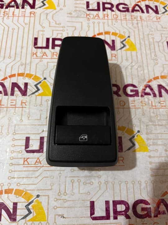 81.25806.7095 MAN TGL CAM ACMA DUGMESİ