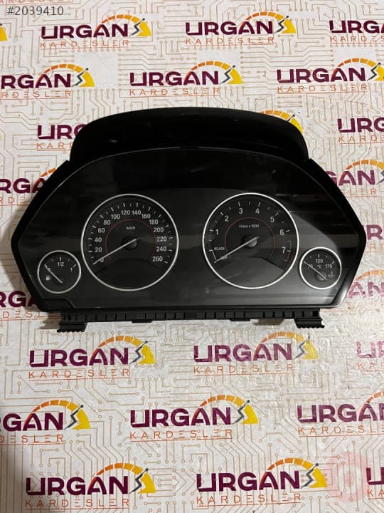 BMW F30 3 SERİSİ GÖSTERGE PANELİ
