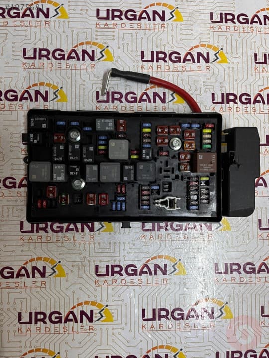 13275877 OPEL İNSİGNİA ÖN SİGORTA KUTUSU