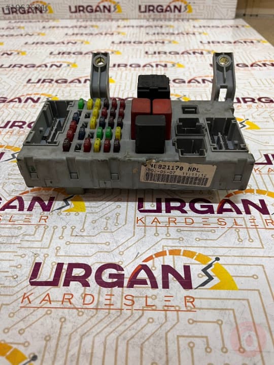 46821170NPL FIAT PALIO SİGORTA KUTUSU