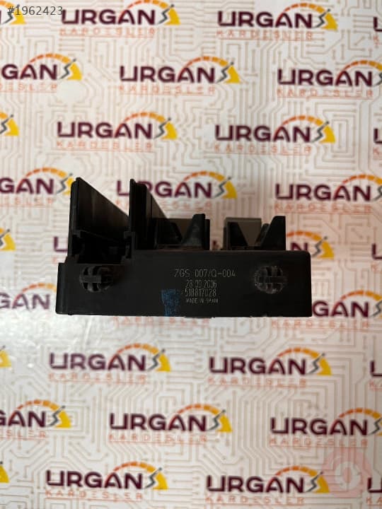 518817028 MERCEDES-BENZ SPRINTER SİGORTA KUTUSU