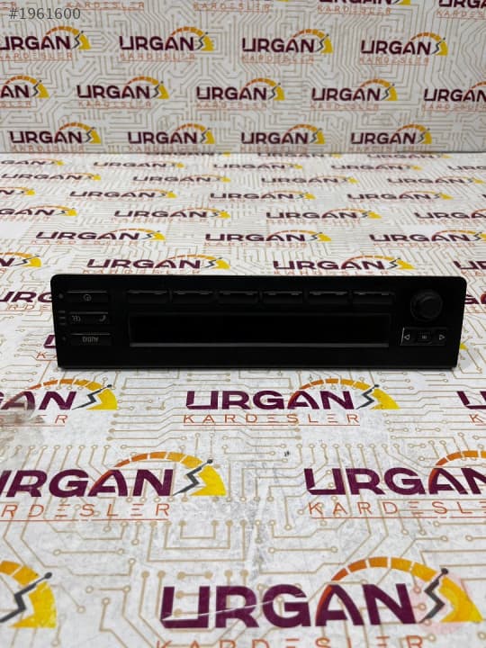 65.82-8 384 931 BMW 528İ RADİO VE STEREO PANELİ