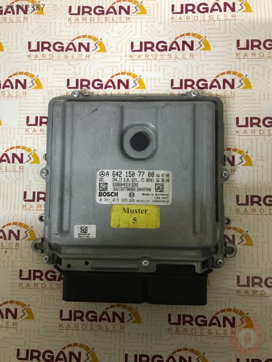 0281015935 A6421507700 CR4.13 MERCEDES GL320 MOTOR BEYNİ