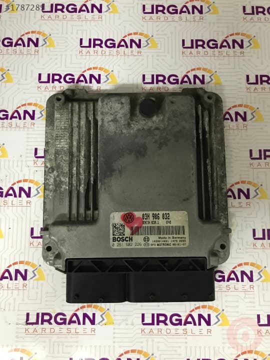 0261S02226 03H906032 MED9.1 8743   V.W. PASSAT MOTOR BEYNİ
