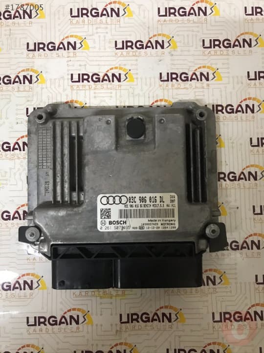 0261S07495 03C906016DL MED17.5.5 AUDİ A1 MOTOR BEYNİ