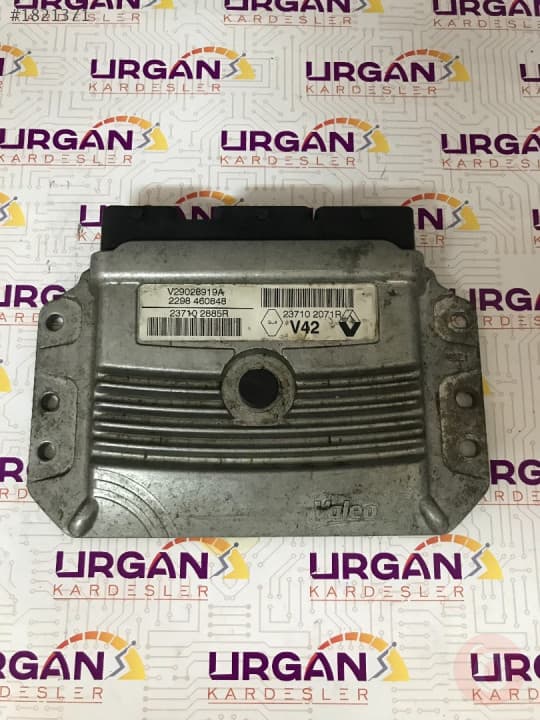 V29028919A 237102071R V42 RENAULT CLİO MOTOR BEYNİ VALEO ECU