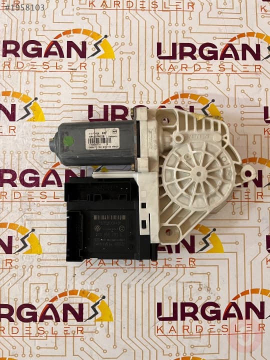 1K0959793C VW TOURAN ÖN CAM MOTORU