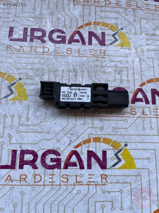 4B0959643E AUDİ A3 S3 DARBE SENSÖRÜ