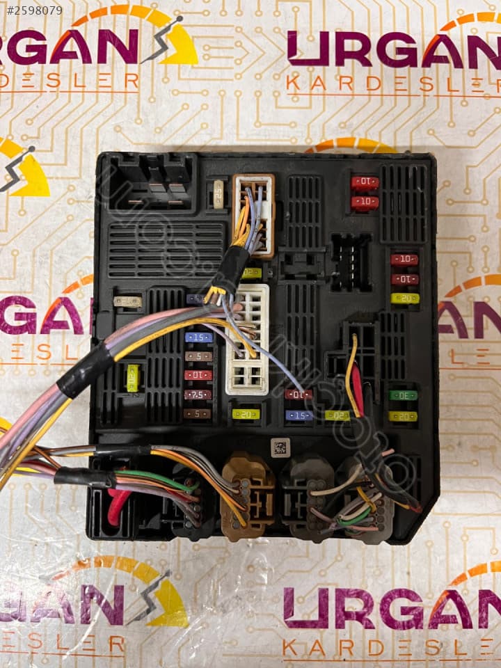 284B62342R RENAULT MEGANE SCENIC SİGORTA KUTUSU