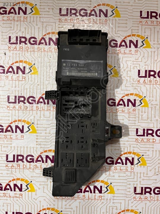 13193588 OPEL VECTRA C SİGORTA KUTUSU