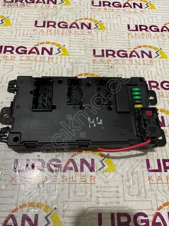 6135-9329700-01 A2C30450014-00 BMW F20 1 SERİSİ SİGORTA KUTU