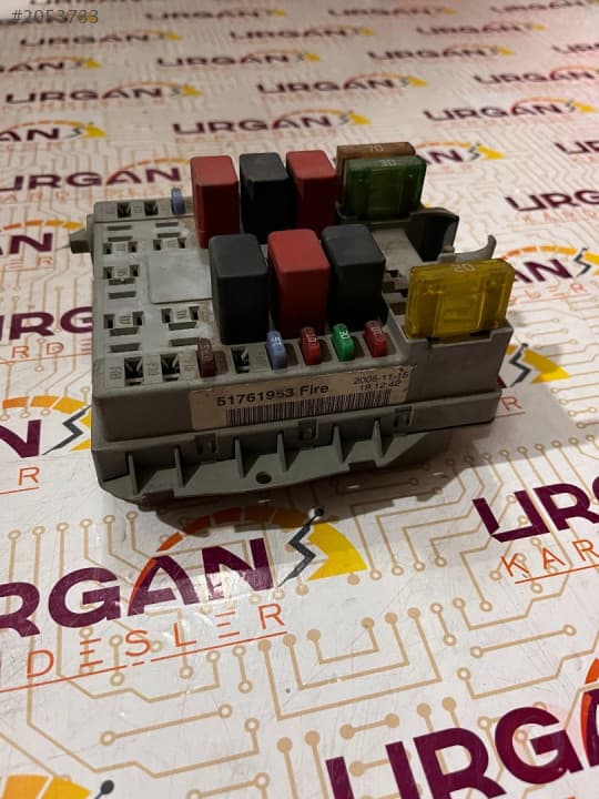 51761953 FİAT DOBLO SİGORTA KUTUSU